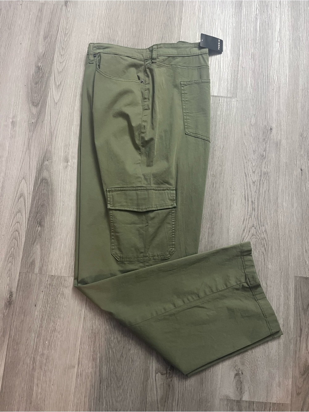 187–NWT torrid Olive Utility Cargo Pants